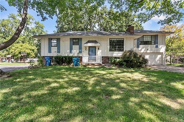1st image of 18720 Gateway Dr