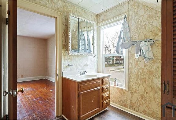 5th image of 926 N Porter St #1