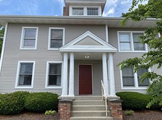 401 N Gridley St APT A, Bloomington, IL 61701