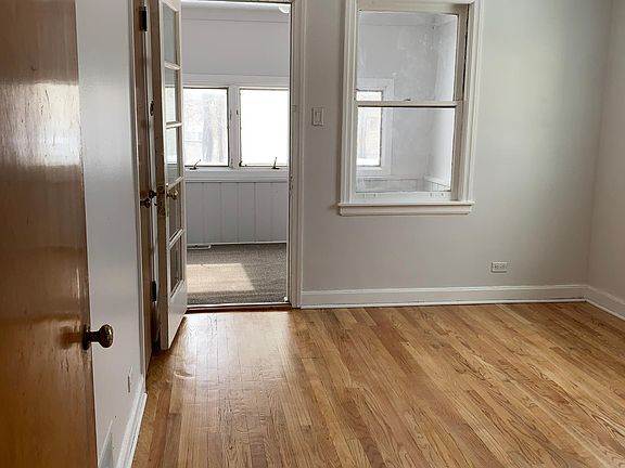 2nd image of 2643 W Farragut Ave APT 1E