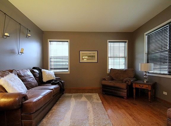 4th image of 1811 N Saint Andrew Dr