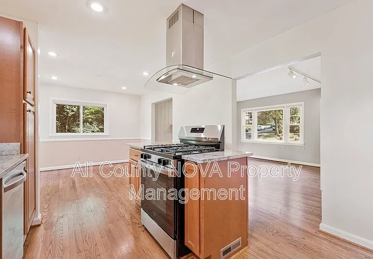 3160 Ravenwood Dr — Photo 11