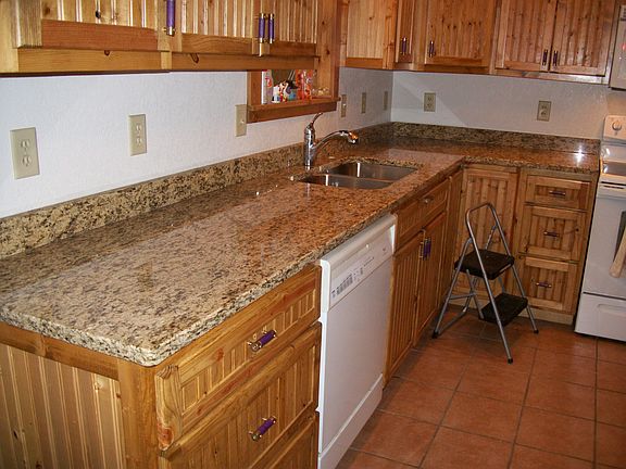 Custom Cabinets/Counters