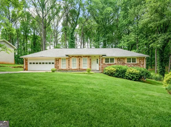 155 King David Dr SW, Lilburn, GA 30047