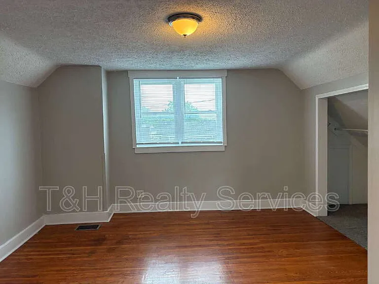 1258 E Naomi St — Photo 18