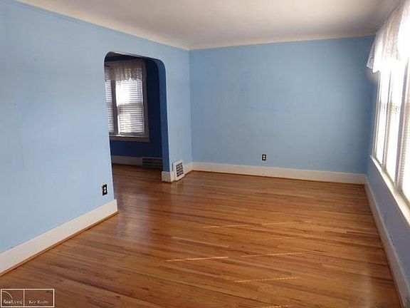 3rd image of 21255 Bon Heur St