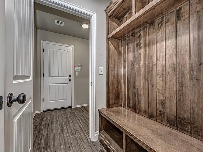 4525 Black Mesa Ln — Photo 20