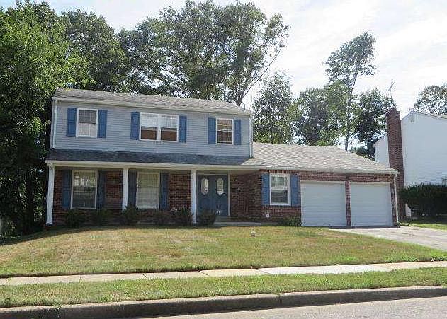 1st image of 529 Camelot Dr