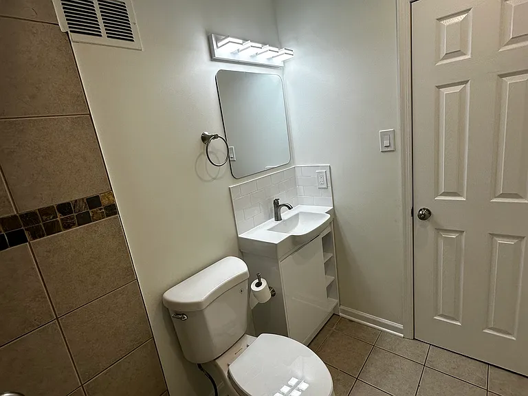 2711 Oakford St — Photo 17