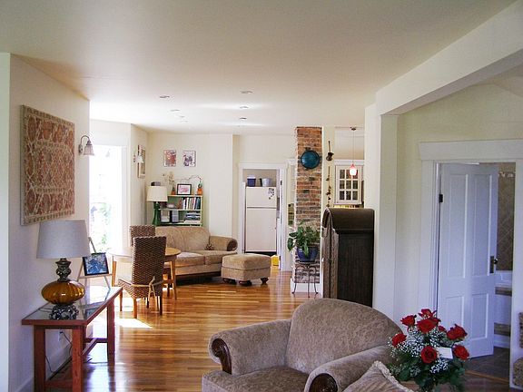 The entire main floor has Teak hardwood flooring