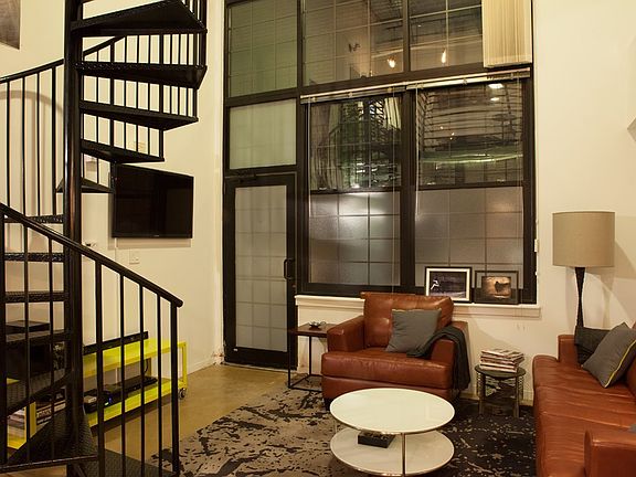3rd image of 489 Ellicott St APT 11