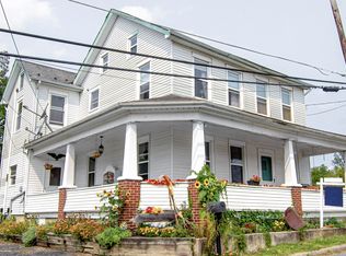 639 Blue Mountain Dr, Cherryville, PA 18035