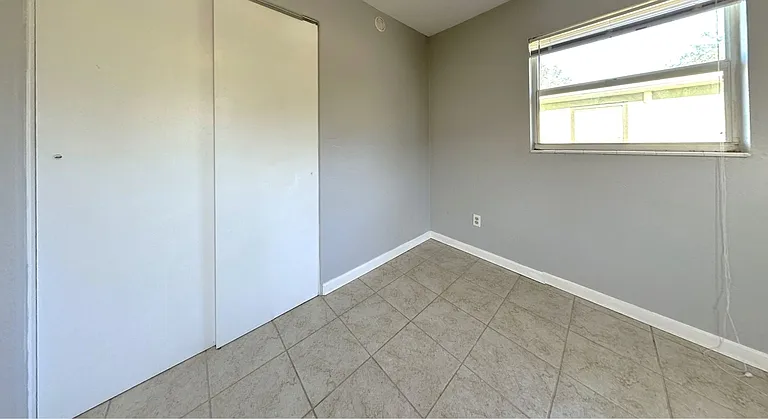 5566 Kelly Dr N — Photo 22