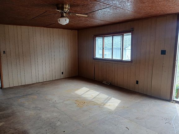 5th image of 1016 State St
