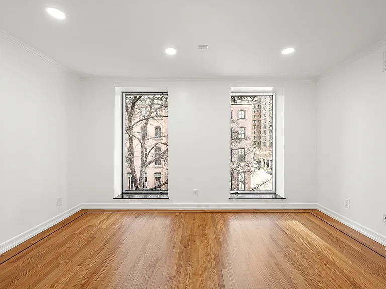 132 E 36th St #1 — Photo 9