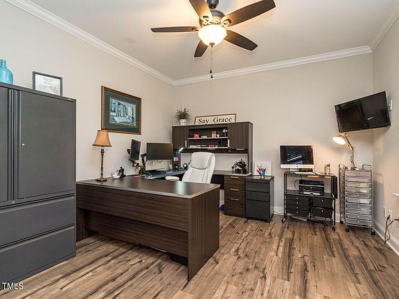 5th image of 338 Glamorgan Dr