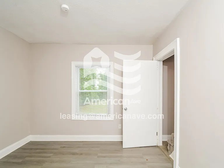 1041945_009_wm_-_bedroom_13155881.jpg