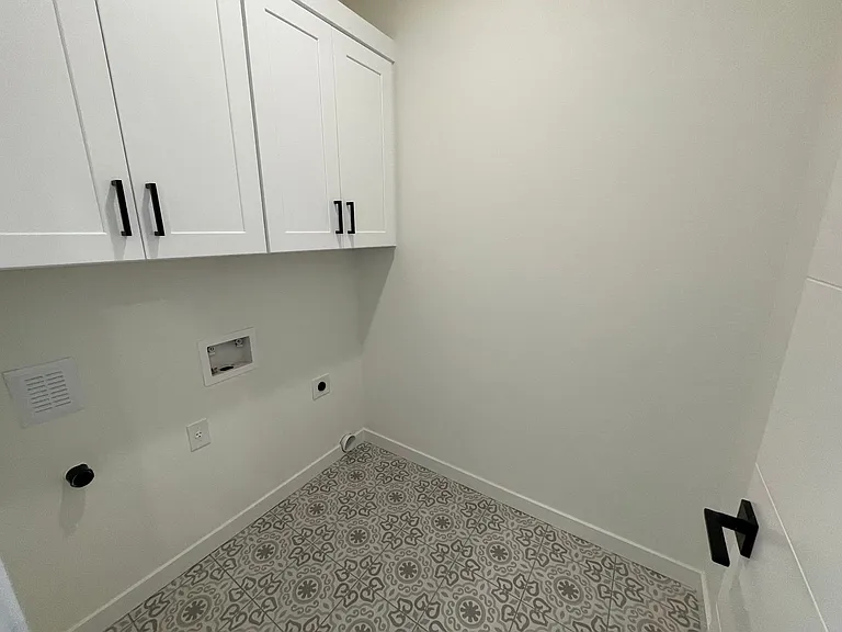 8191 N Haven Ave — Photo 17