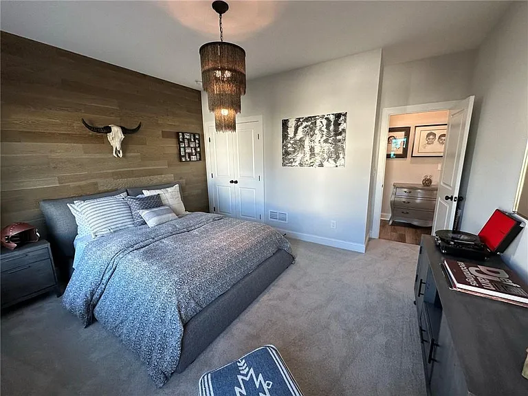 2212 Swansea Way — Photo 32