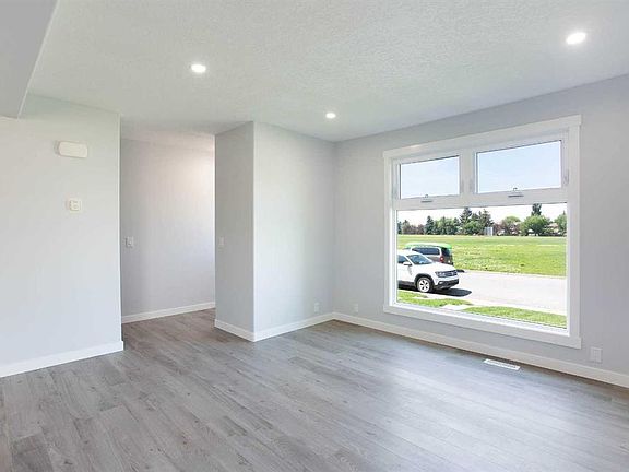 4th image of 68 SW Abergale Way NE