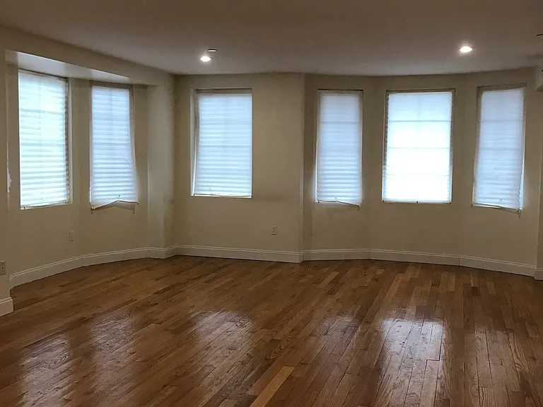 349 Soundview Ln #2 — Photo 4