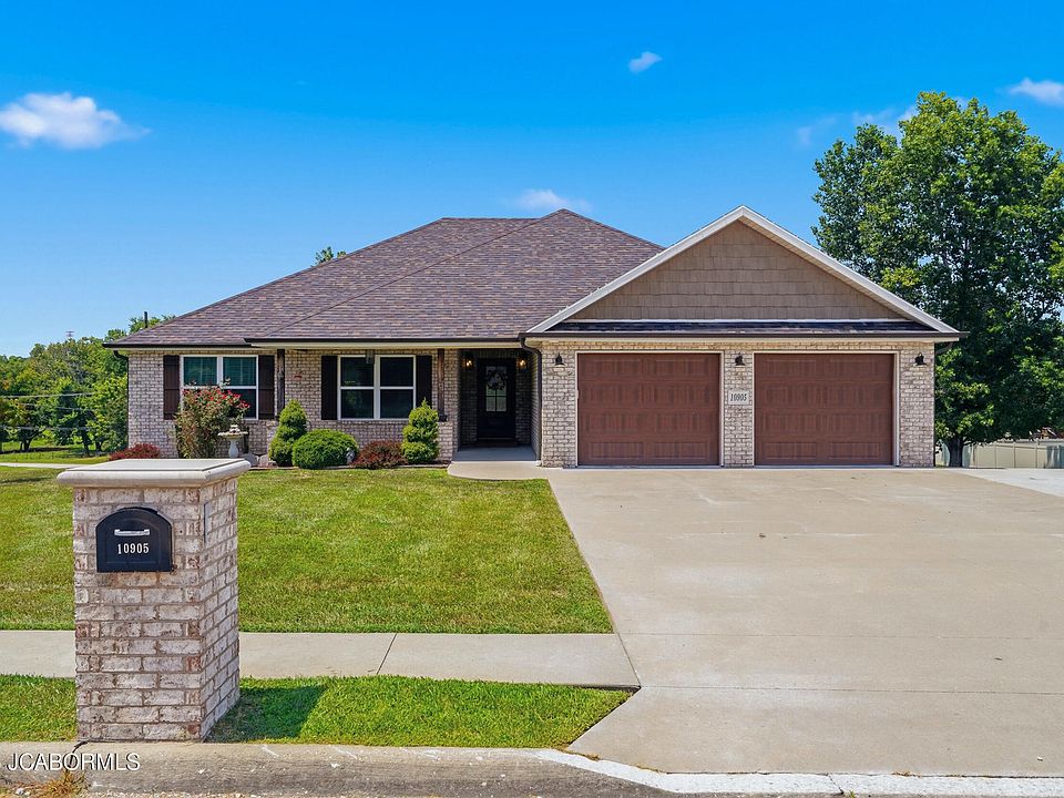 1st image of 10905 Broadacre Dr