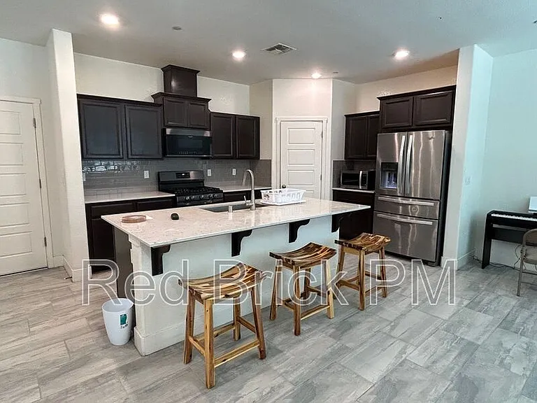 2367 Explorador Dr — Photo 2