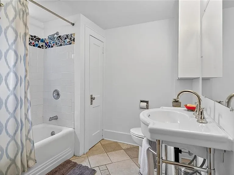 204 Roat St — Photo 11