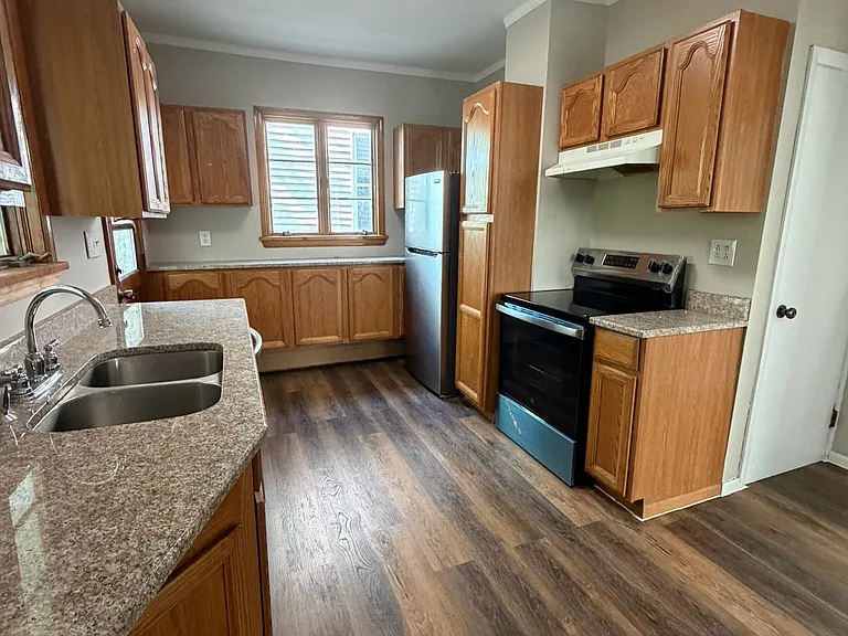 2040 Edna Ave — Photo 7