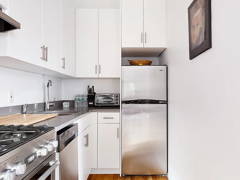 17 E 13th St #3D — Photo 4