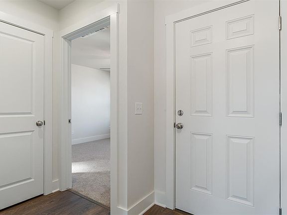 4th image of 6608 SE 84th St