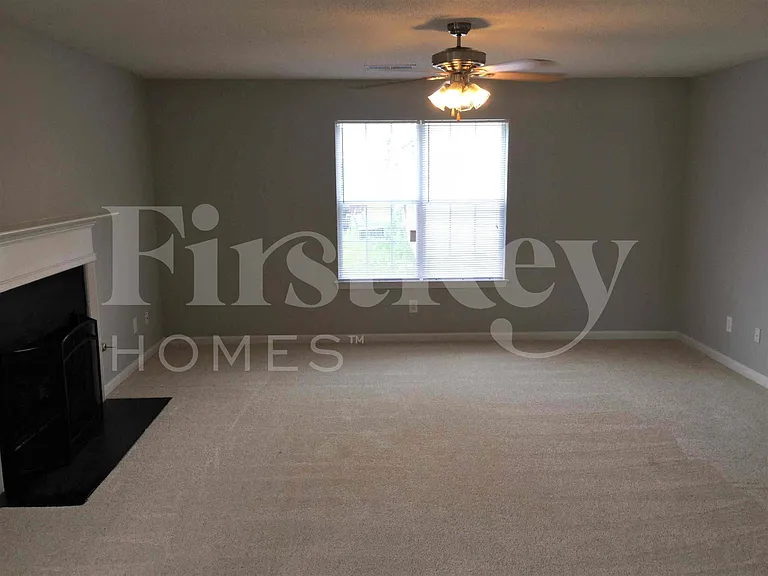 4200 Reserve Hill Xing — Photo 3