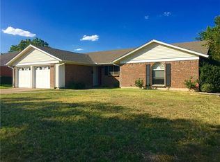 2925 Portales Dr, Fort Worth, TX 76116