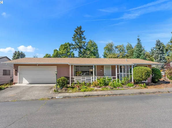 15985 SW Queen Victoria Pl, Portland, OR 97224