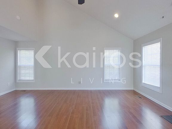 5th image of 135 Hillandale Rd