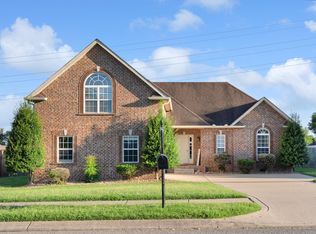 737 Starpoint Dr, Gallatin, TN 37066