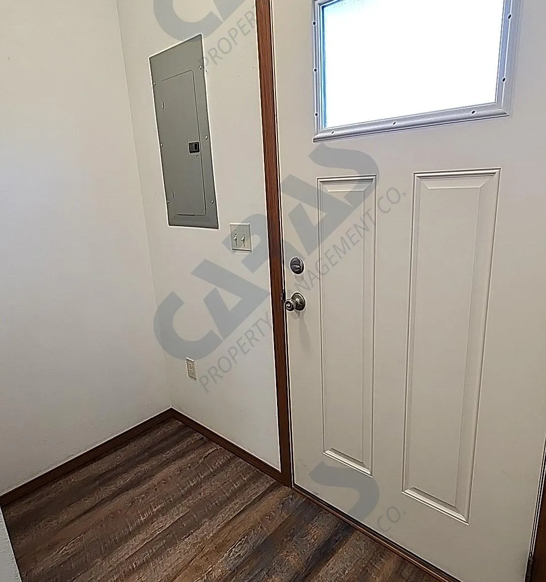 3 bed, 2.5 bath, 1200 sqft, $1,600 — Photo 2