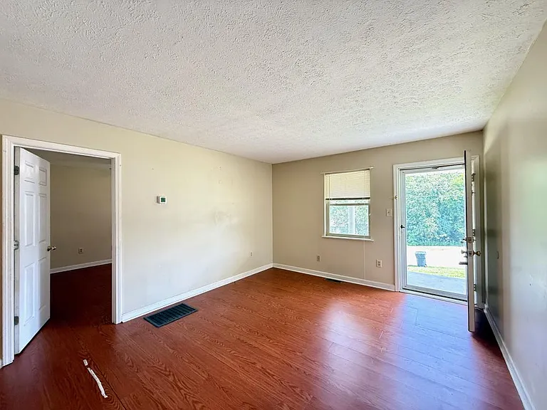 2884 Blue Ridge Dr — Photo 3