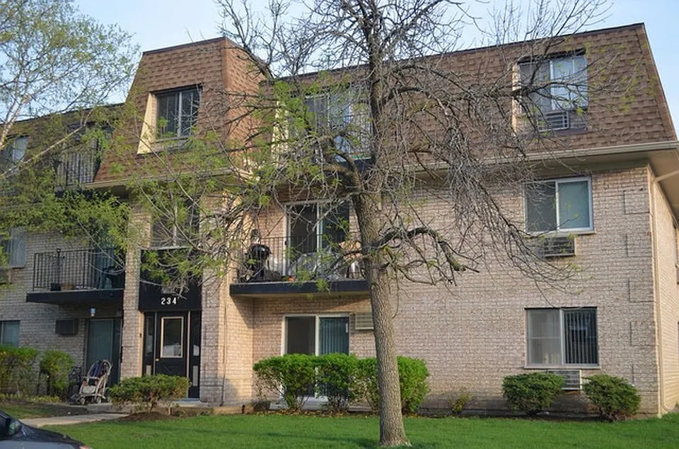 Shorewood Dr