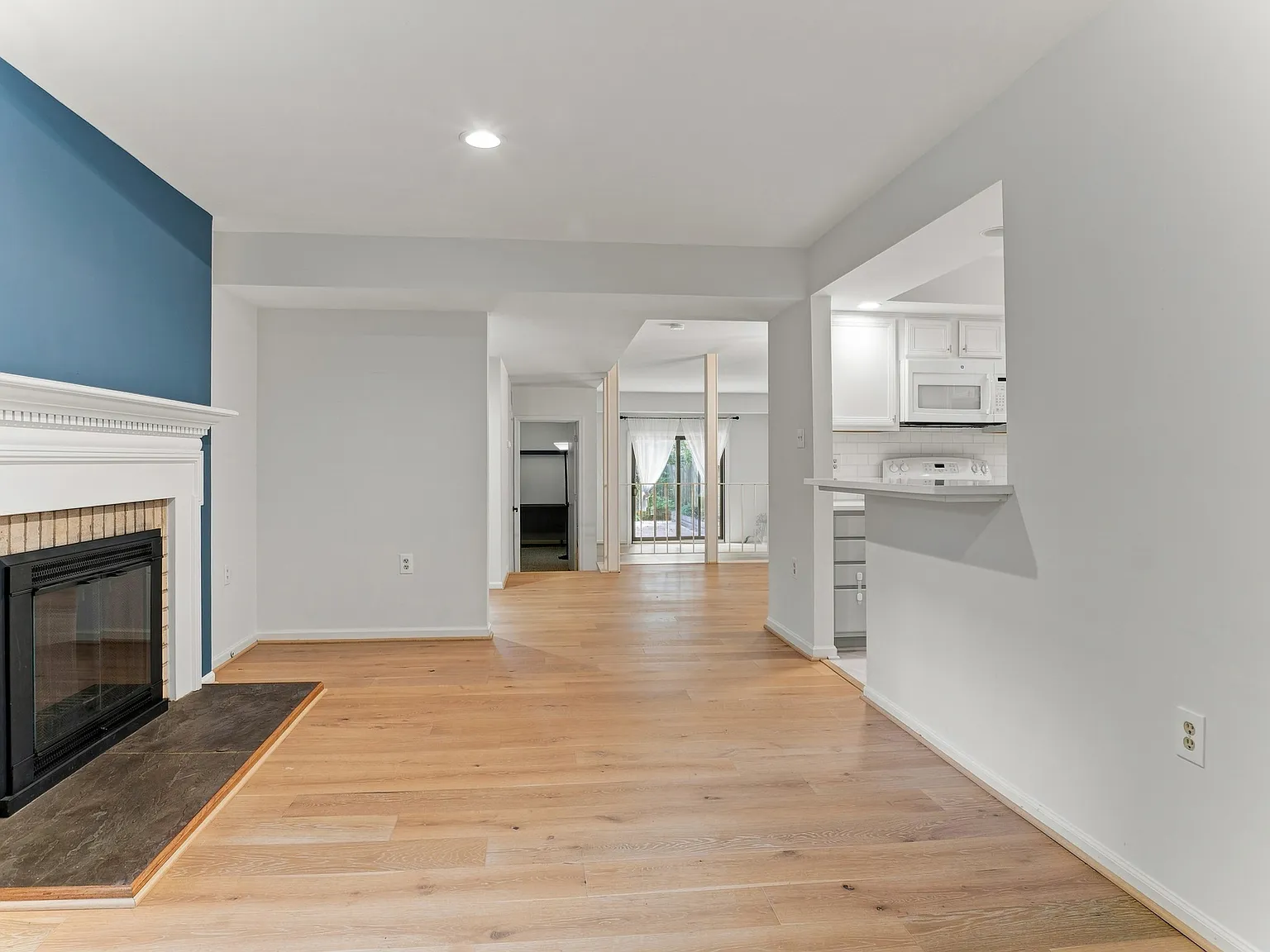 4 bed, 2202 sqft, $3,900 — Photo 4