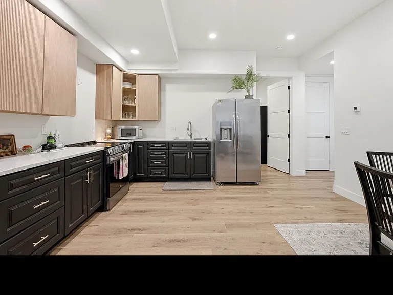 S Halcom Dr — Photo 3