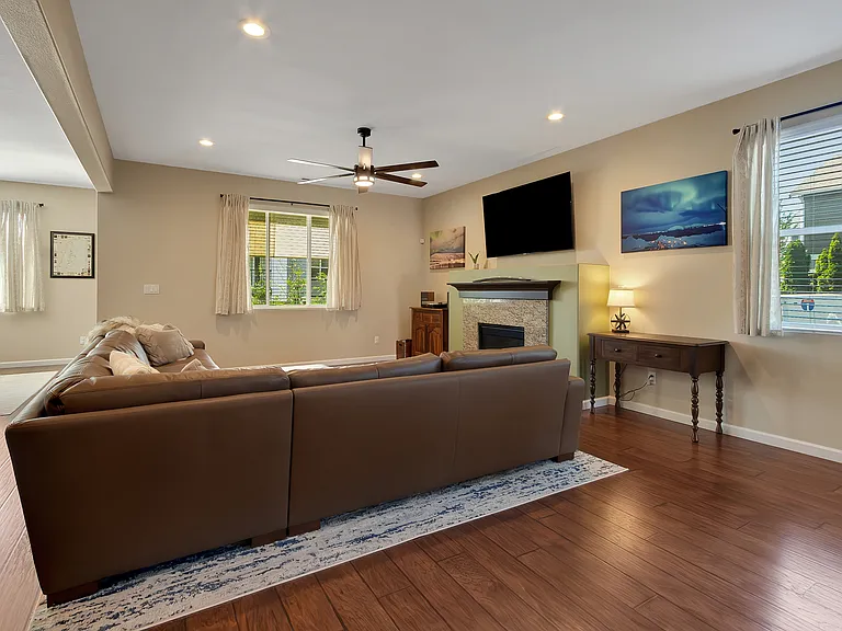 8905 Corona St NE — Photo 5