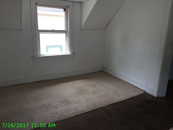 5th image of 402 S Jackson St
