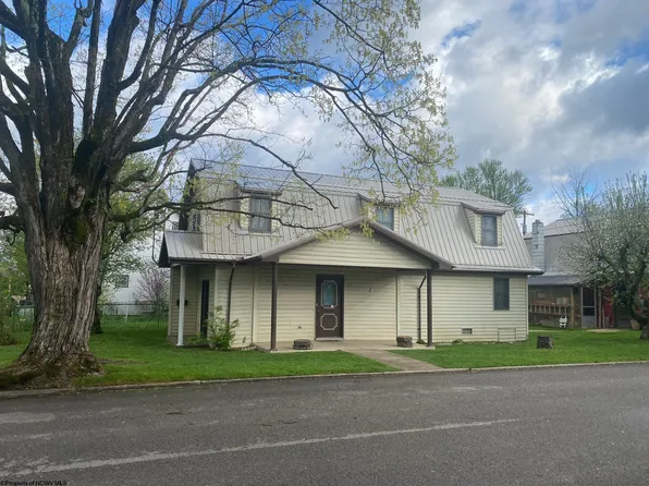 219 Center St, Elkins, WV 26241