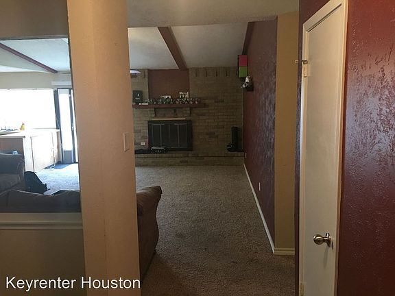 4th image of 5410 Hickory Forest Dr