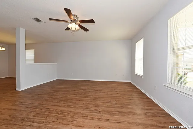 3 bed, 2.0 bath, 1206 sqft, $1,490 — Photo 3