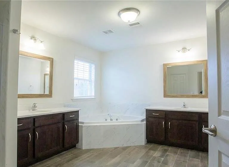 2160 Eagles Landing Dr — Photo 14