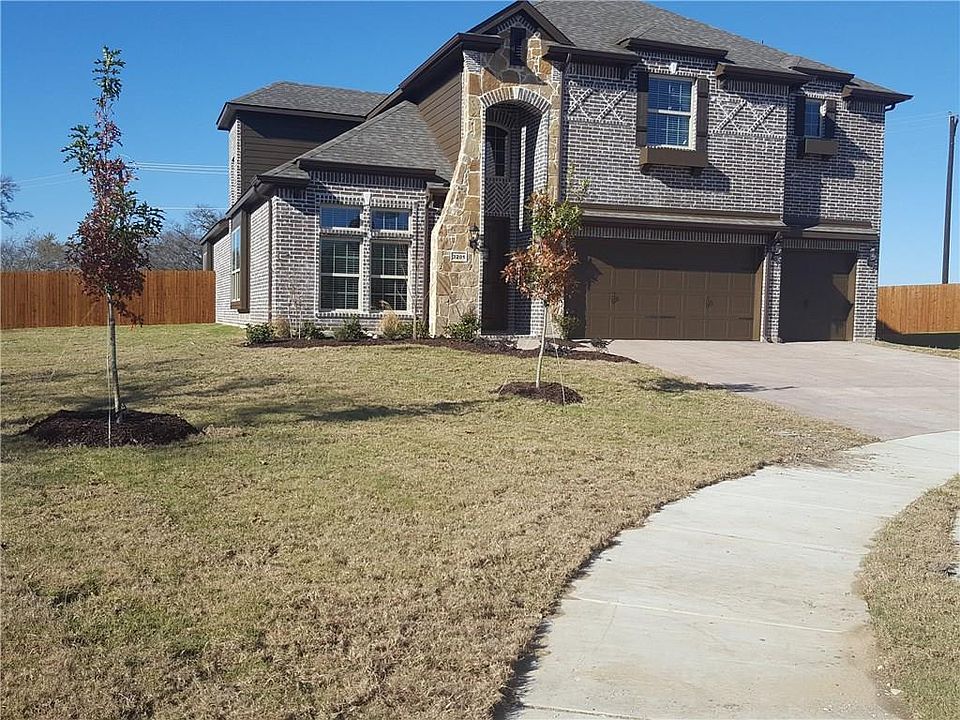1st image of 3201 Blue Jay Ln
