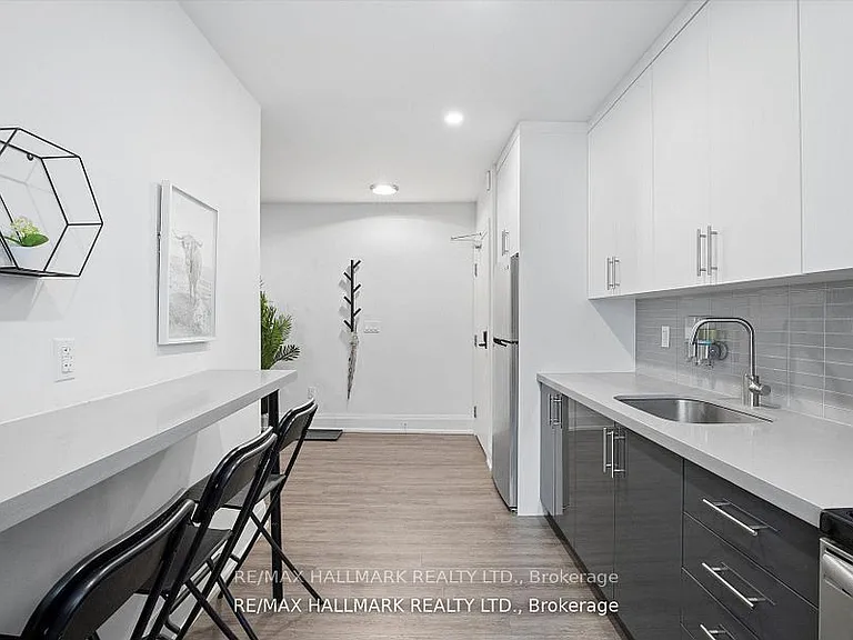 595 Saint Clair Ave W #12 — Photo 10