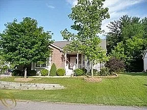 414 Court Ln photo 1